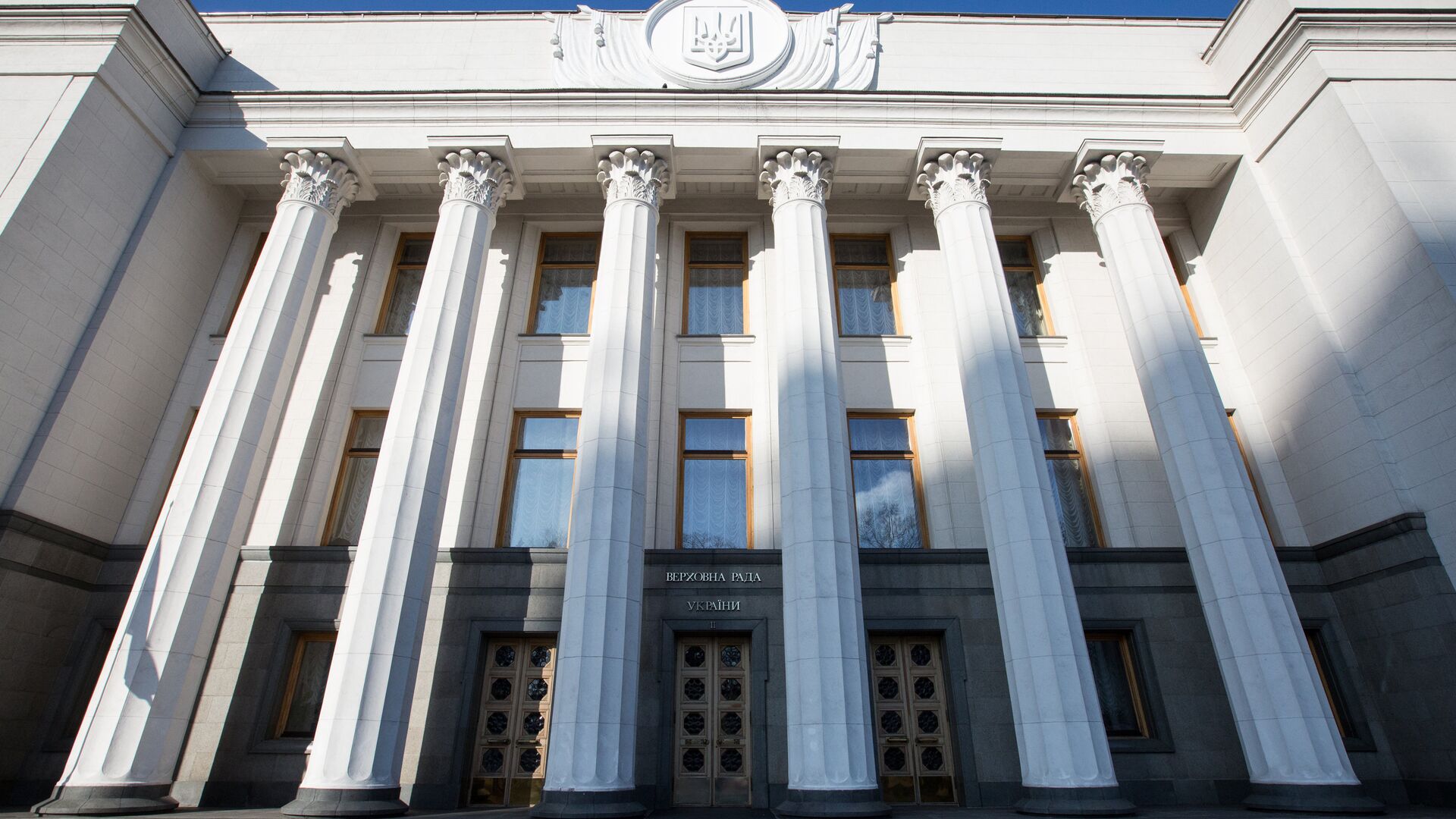 Рада приняла во втором чтении законопроекты о налоговых льготах для ОПК
